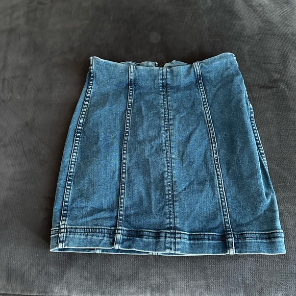 Free People Dresses & Skirts - Free People denim mini Skirt - size 0